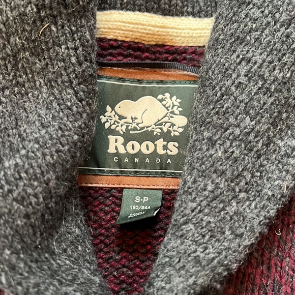 Roots Cabin cardigan in plum with grey trim - Picture 2 of 7